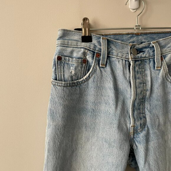 Levi's 501 Mid Rise Denim Light Wash Button-Fly Casual Skinny Jeans Blue 25 - Picture 5 of 10